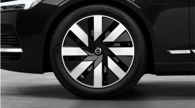 Complete wheels, summer "8-spoke Black Diamond Cut" 8.5 x 19", Pirelli tires, incl. Twin Engine